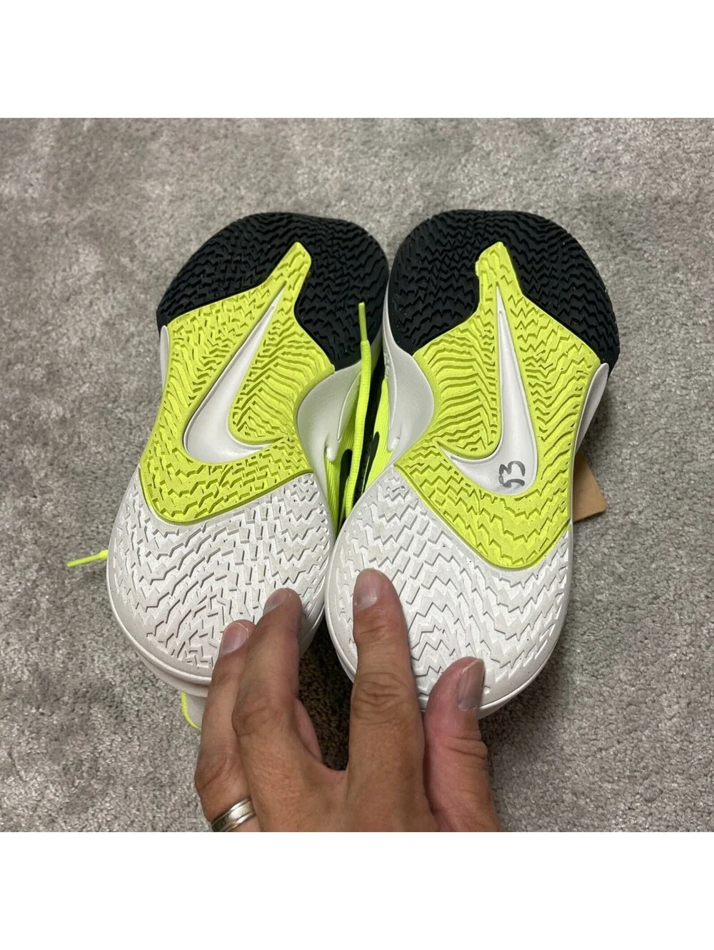 mens nike sneakers size 11.5